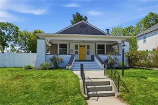 22 Waldron Ave, Cranston, RI 02910 - Photo 2
