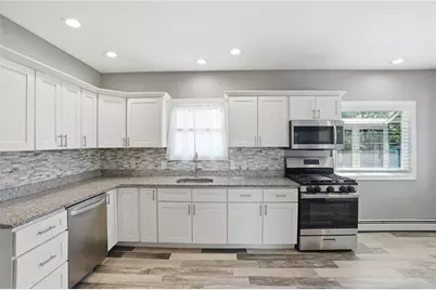 22 Waldron Avenue, Cranston, RI 02910 - Photo 8
