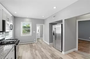 22 Waldron Ave, Cranston, RI 02910 - Photo 12