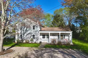 46 Channing Rd, Narragansett, RI 02882 - Photo 2