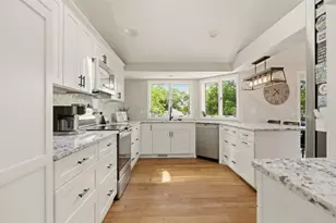 7 Friar Tuck Rd, Warwick, RI 02886 - Photo 10
