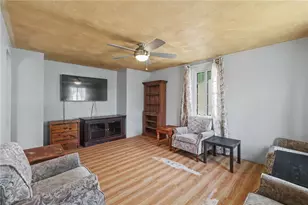 87 Easton Ave, Warwick, RI 02889 - Photo 2