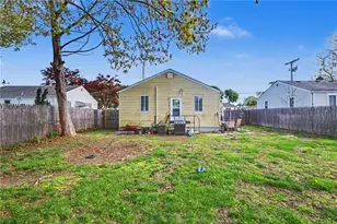 87 Easton Ave, Warwick, RI 02889 - Photo 18