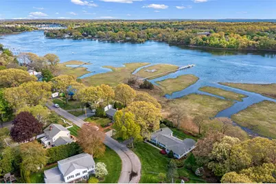 33 Meadowbrook Drive, Barrington, RI 02806 - Photo 2