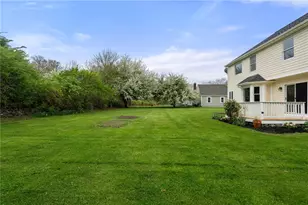 43 Bluegrass Dr, Middletown, RI 02842 - Photo 44