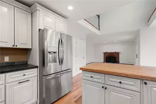 43 Bluegrass Dr, Middletown, RI 02842 - Photo 18