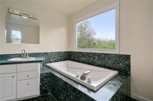 43 Bluegrass Dr, Middletown, RI 02842 - Photo 28