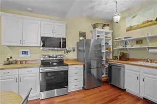 32 Catherine St, Newport, RI 02840 - Photo 14