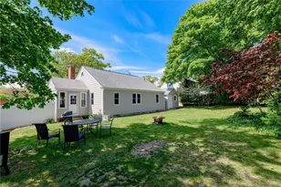 76 Crossland Rd, West Warwick, RI 02893 - Photo 4