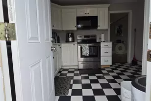 221 Prairie Aka 104 Robinson Street Ave, Providence, RI 02905 - Photo 8