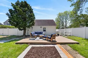 7 Verndale Cir, Bristol, RI 02809 - Photo 40
