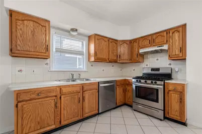 69 Centre Street, Pawtucket, RI 02860 - Photo 6
