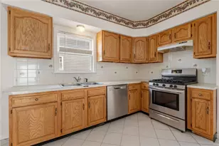 69 Centre St, Pawtucket, RI 02860 - Photo 16