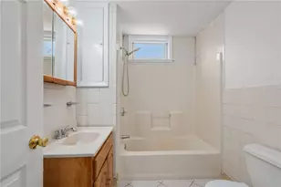 69 Centre St, Pawtucket, RI 02860 - Photo 12