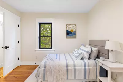 540 Middle Highway, Barrington, RI 02806 - Photo 20