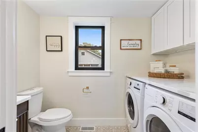 540 Middle Highway, Barrington, RI 02806 - Photo 14
