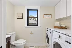 540 Middle Hwy, Barrington, RI 02806 - Photo 14