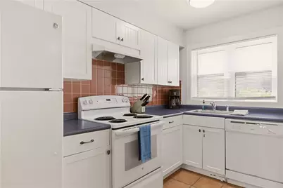 150 Bay View Drive #14, Jamestown, RI 02835 - Photo 6