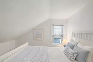 23 Holland St, Newport, RI 02840 - Photo 12
