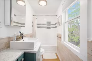 23 Holland St, Newport, RI 02840 - Photo 8