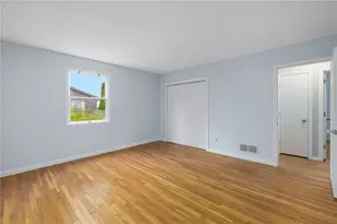 23 Algonquin Dr, Middletown, RI 02842 - Photo 22