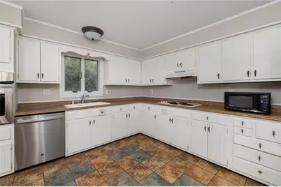 23 Algonquin Drive, Middletown, RI 02842 - Photo 16