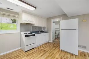 23 Algonquin Dr, Middletown, RI 02842 - Photo 30