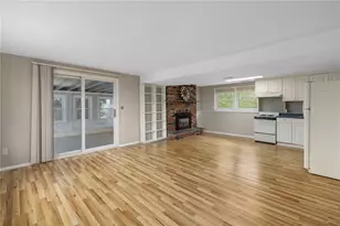 23 Algonquin Dr, Middletown, RI 02842 - Photo 32