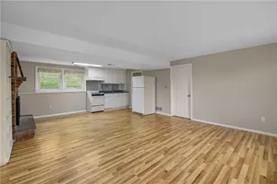 23 Algonquin Dr, Middletown, RI 02842 - Photo 32
