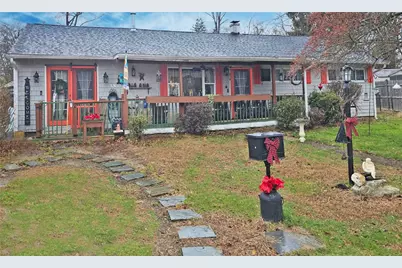 37 Gerald Street, Warwick, RI 02886 - Photo 2