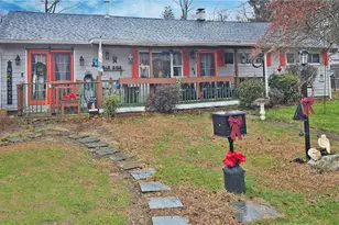 37 Gerald St, Warwick, RI 02886 - Photo 2