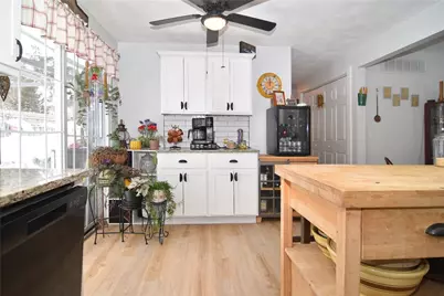 37 Gerald Street, Warwick, RI 02886 - Photo 8