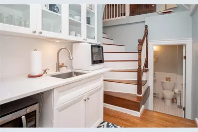 67 Perry Street #5, Newport, RI 02840 - Photo 6