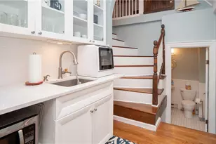67 Perry St, Newport, RI 02840 - Photo 6