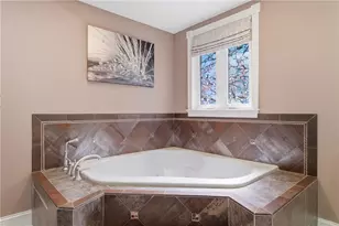 304 Gauthier Dr, Woonsocket, RI 02895 - Photo 24