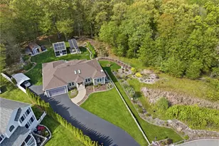 304 Gauthier Dr, Woonsocket, RI 02895 - Photo 6