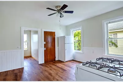 137 Hunts Avenue, Pawtucket, RI 02861 - Photo 4