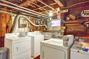 137 Hunts Ave, Pawtucket, RI 02861 - Photo 14