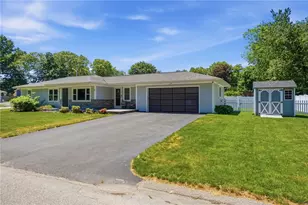 23 Southwood Dr, Cumberland, RI 02864 - Photo 2