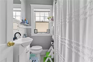 183 Narragansett St, Cranston, RI 02905 - Photo 10