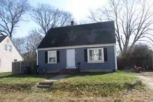 48 Wesleyan Ave, Warwick, RI 02886 - Photo 2