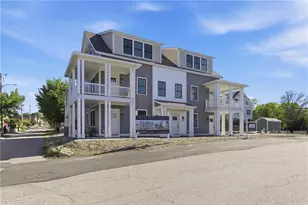 67 Queen St, East Greenwich, RI 02818 - Photo 2