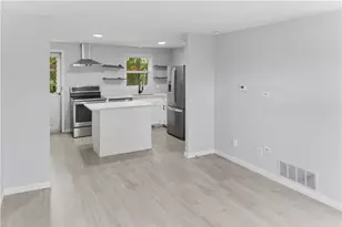 325 Washington St, West Warwick, RI 02893 - Photo 8