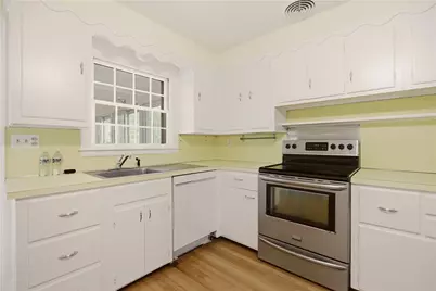 1 Red Cross Avenue #B, Newport, RI 02840 - Photo 8
