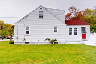 24 Annette Ave, Pawtucket, RI 02861 - Photo 4
