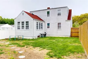 24 Annette Ave, Pawtucket, RI 02861 - Photo 6