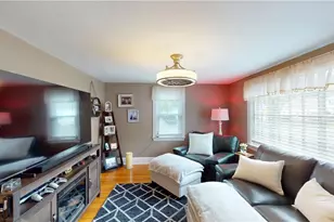 24 Annette Ave, Pawtucket, RI 02861 - Photo 8
