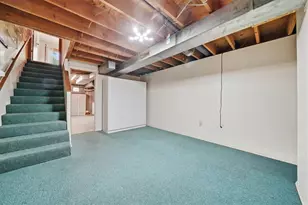 275 Grotto Ave, Pawtucket, RI 02860 - Photo 16