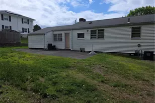 105 Longview Dr, Cranston, RI 02920 - Photo 28