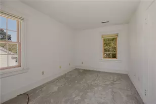 95 Bay View Ave, Cranston, RI 02905 - Photo 22